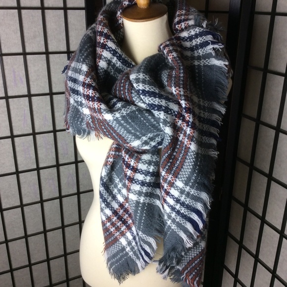 NWT Charlotte Daniel Wrap or Oversized Scarf! - Picture 4 of 5